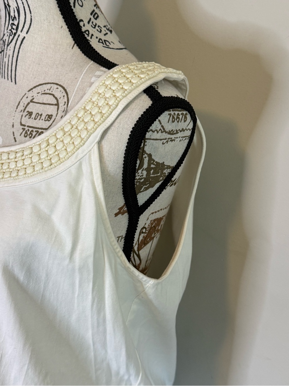NWOT - Talbots White Beaded Scoop Neck Camisole - Size L - Picture 6 of 7